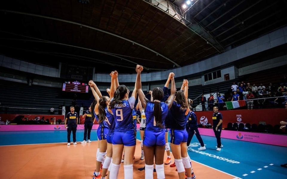 甲打成人联, 位置, 虎虎