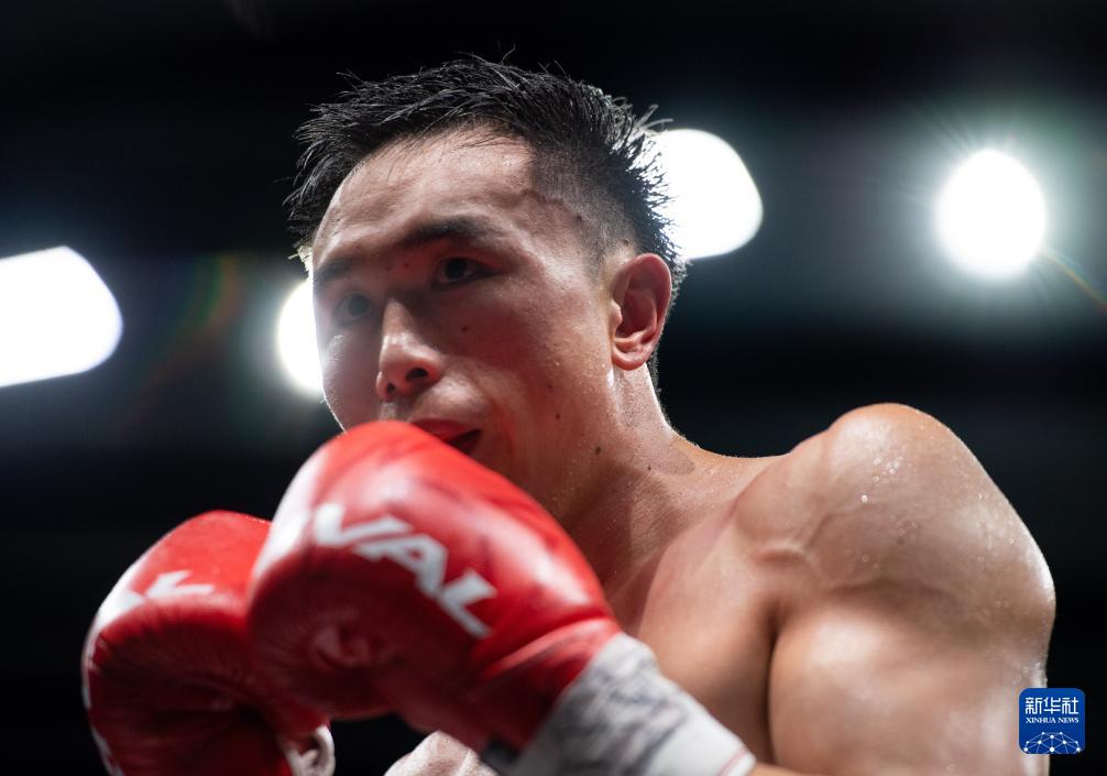 IBO, 羽量级国际, 新华社记者