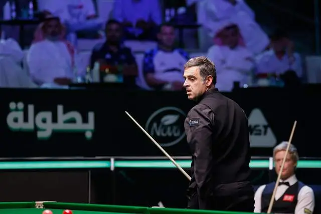 伟大形容他, 锦标赛, KEwJY