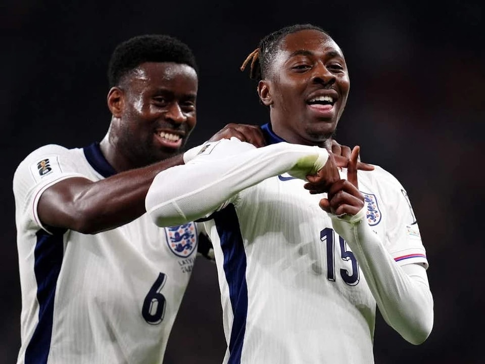 他们在我们, 要求球员付